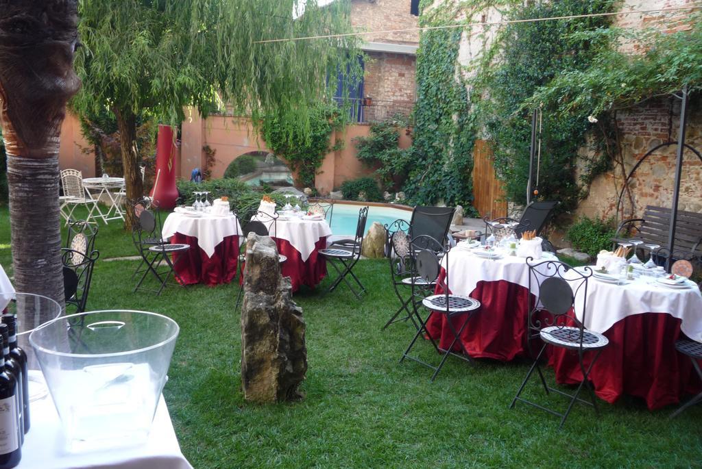Lori's Mondovi
